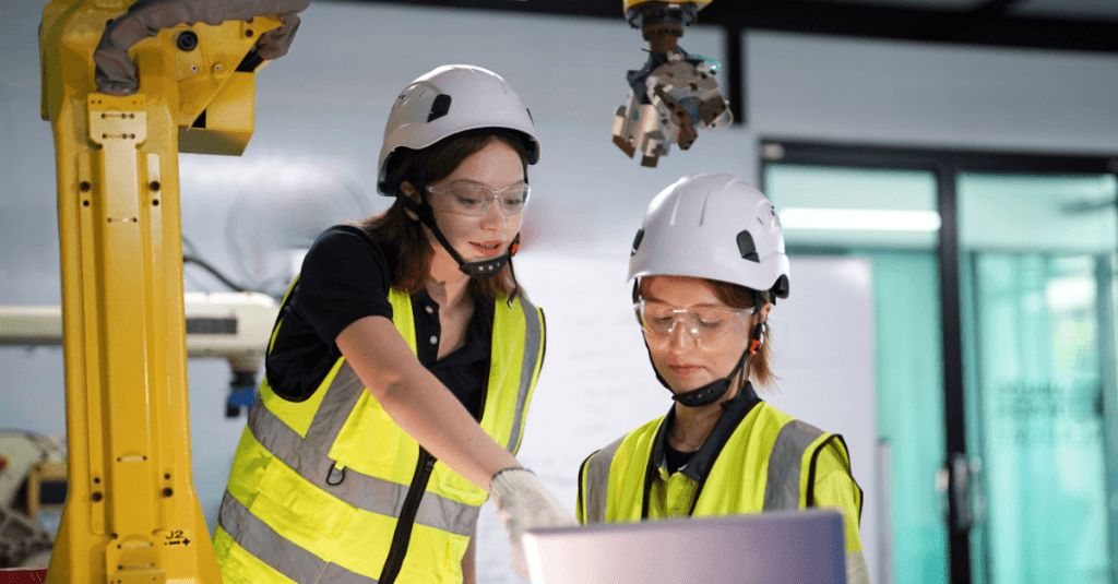 "Infografía sobre el papel de los CAEs en el sector industrial, destacando su contribución al ahorro energético, retorno económico y mejora de la competitividad."