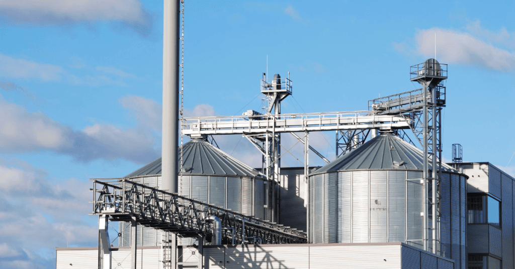 "Incentivos para la eficiencia energética aplicados en fábricas industriales con impacto en la reducción de costes."