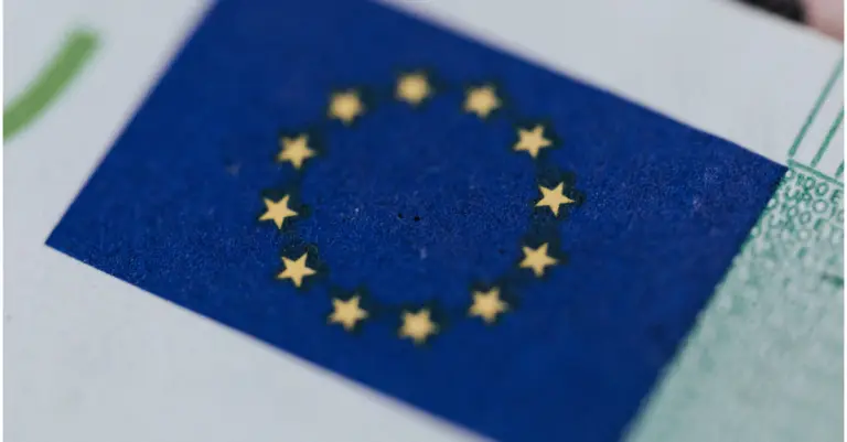 "Presupuesto de la UE 2027 con 200.000 millones para la nueva estrategia económica europea y financiación de proyectos."