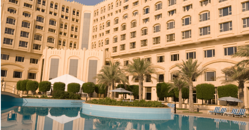 CAEs para hoteles: cómo monetizar el ahorro energético en el sector hotelero mediante Certificados de Ahorro Energético, eficiencia energética y reducción de costes.