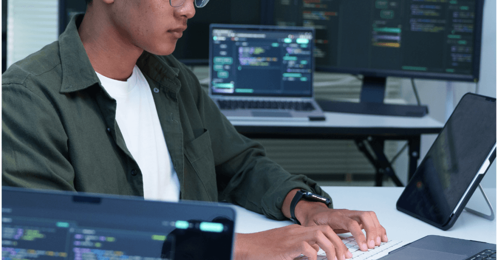 Incentivos fiscales para startups de software mediante deducciones I+D+i, monetización de deducciones, Patent Box y bonificaciones al personal investigador.